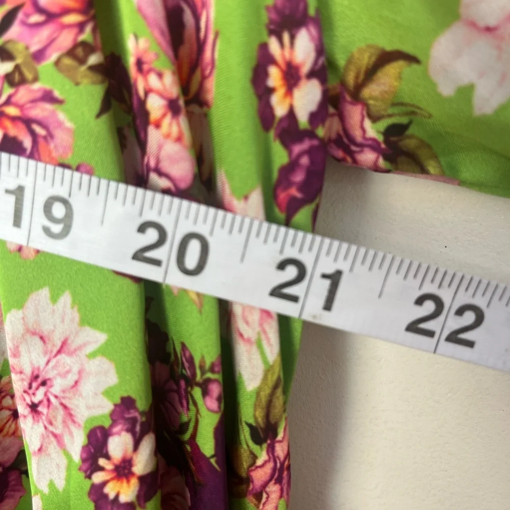 Giovanna Nicolai Silk Floral Wrap Top 40 - Picture 12 of 12